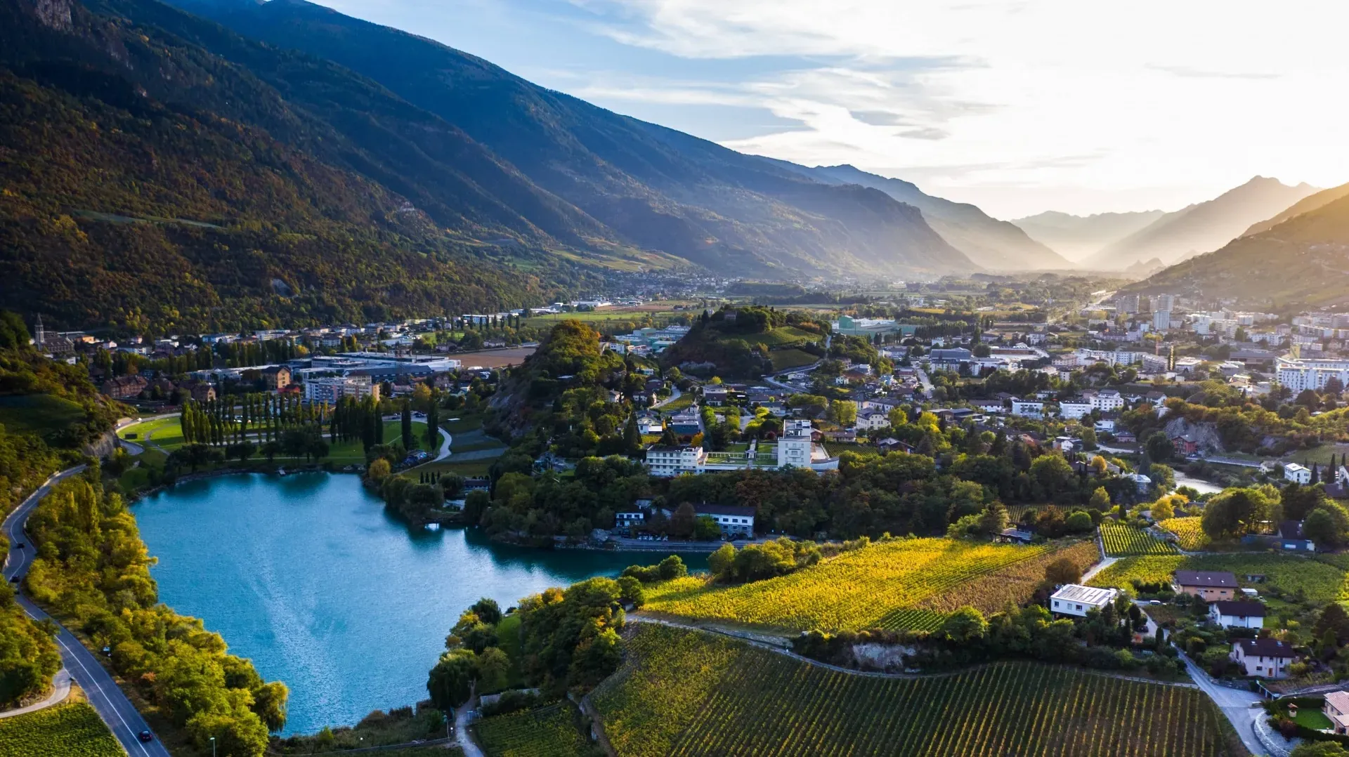 Le lac de Géronde et la plaine de Sierre